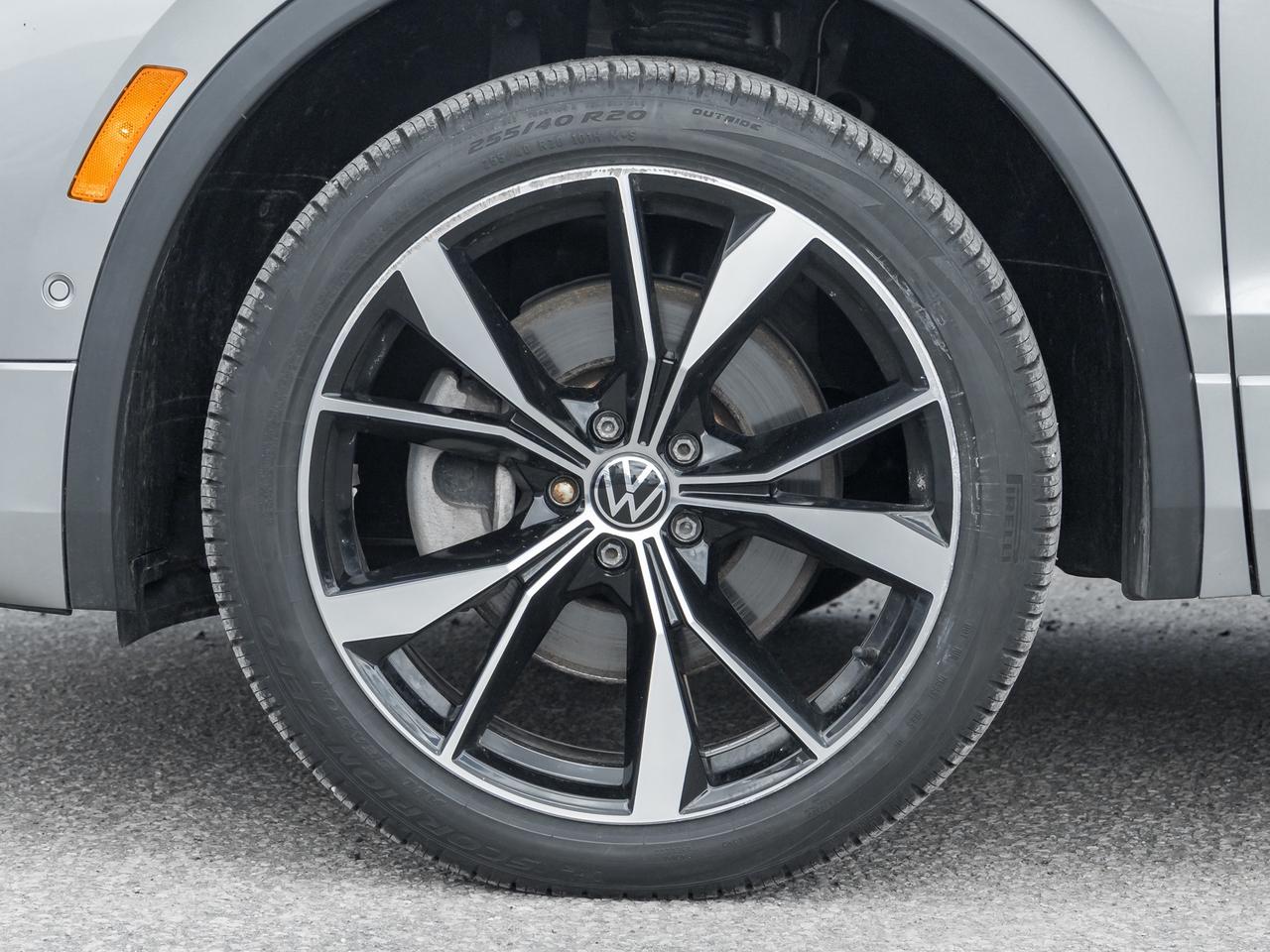 2022 Volkswagen Tiguan Highline R-LINE 4dr All-wheel Drive 4MOTION Photo3