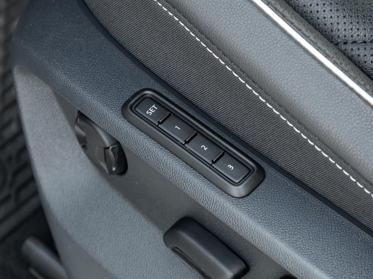 2022 Volkswagen Tiguan Highline R-LINE 4dr All-wheel Drive 4MOTION Photo