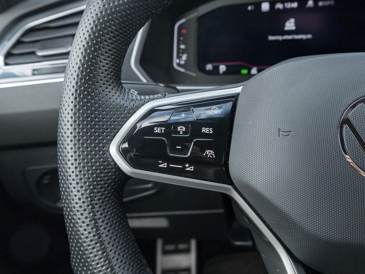 2022 Volkswagen Tiguan Highline R-LINE 4dr All-wheel Drive 4MOTION Photo