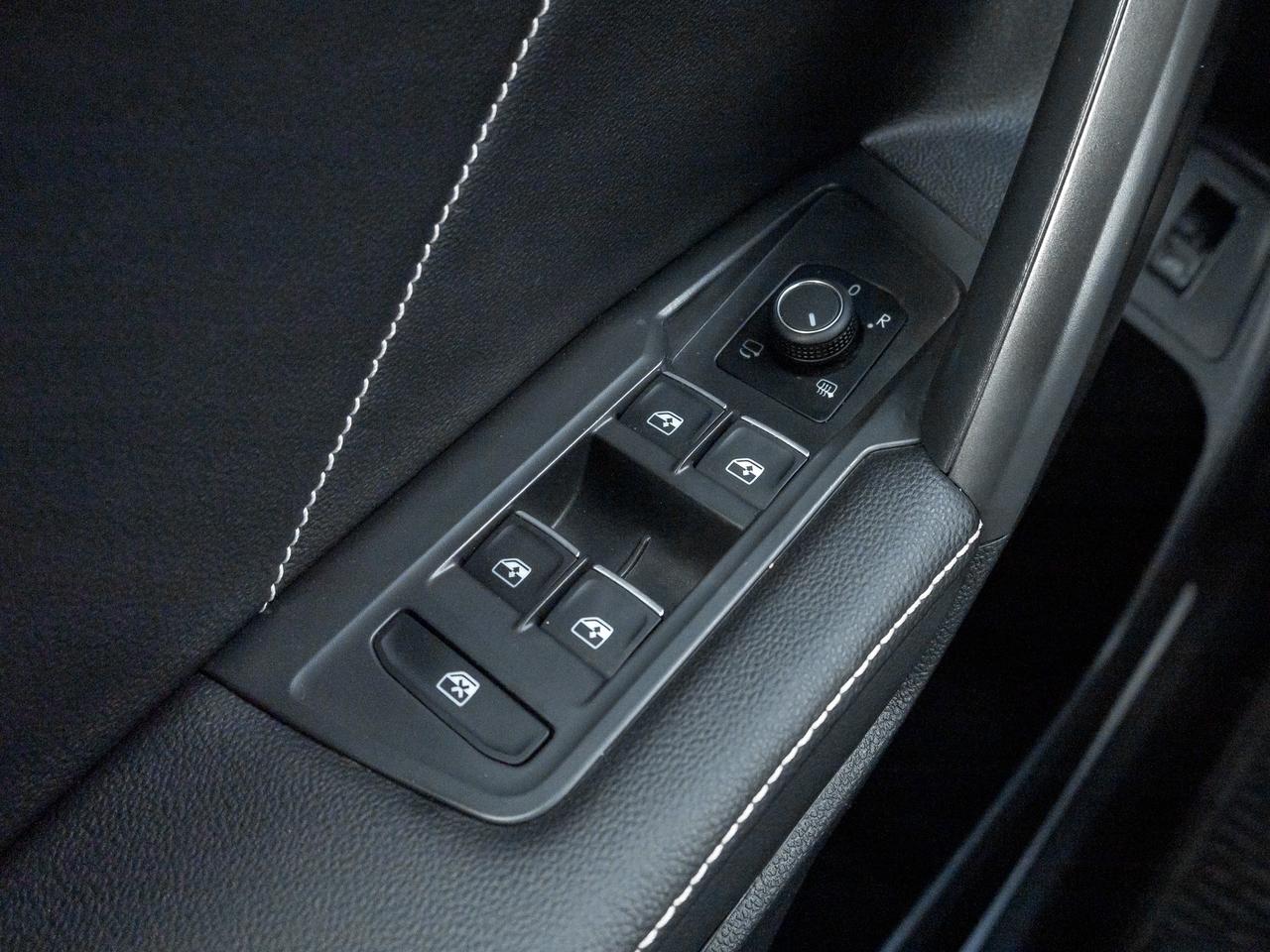 2022 Volkswagen Tiguan Highline R-LINE 4dr All-wheel Drive 4MOTION Photo