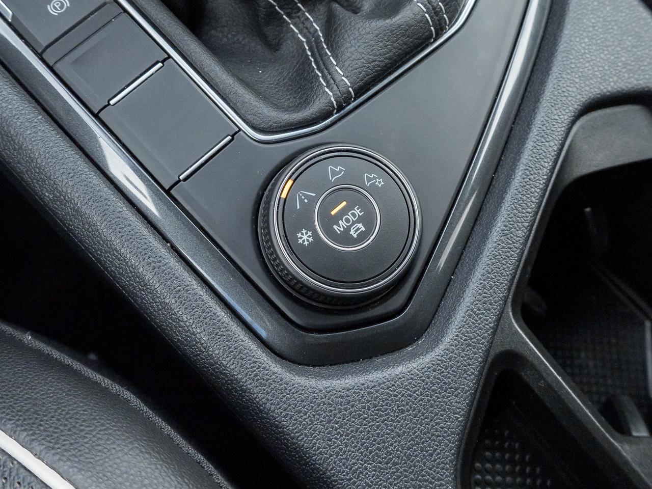 2022 Volkswagen Tiguan Highline R-LINE 4dr All-wheel Drive 4MOTION Photo