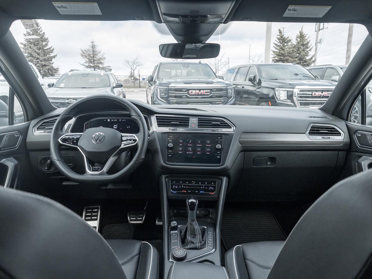 2022 Volkswagen Tiguan Highline R-LINE 4dr All-wheel Drive 4MOTION Photo