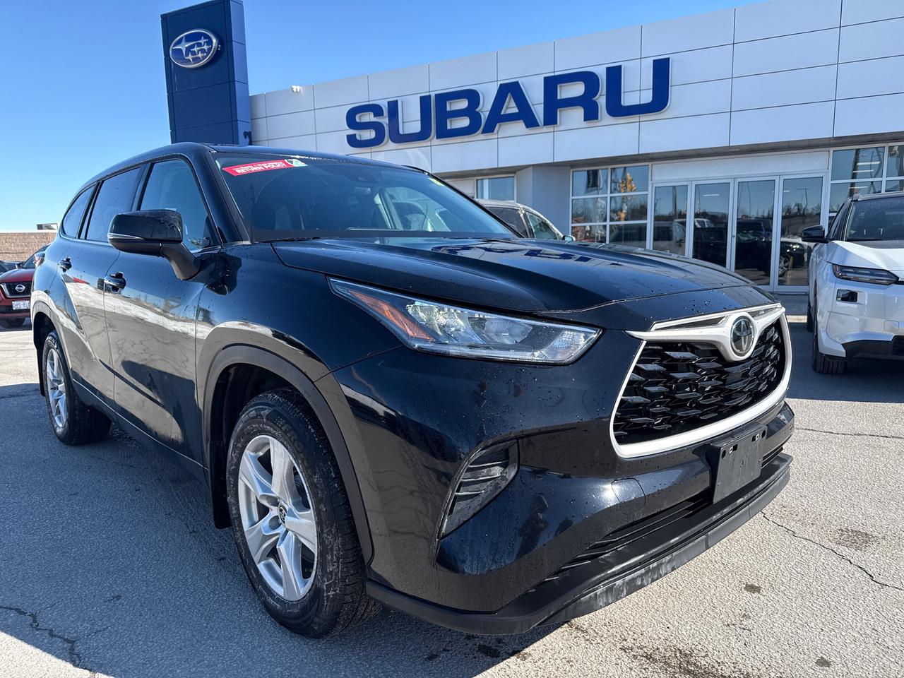 2023 Toyota Highlander LE 4dr All-wheel Drive Photo0