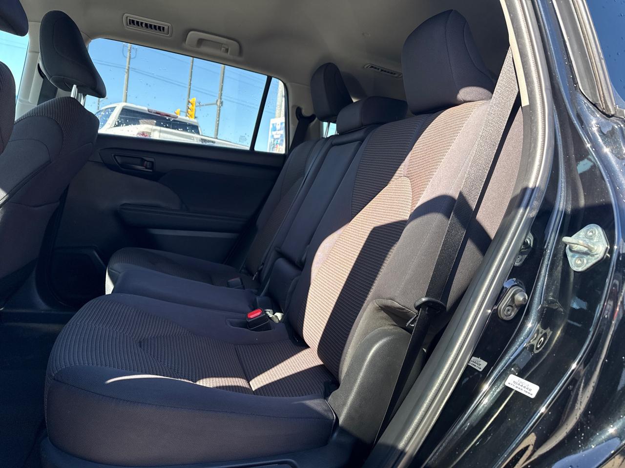 2023 Toyota Highlander LE 4dr All-wheel Drive Photo