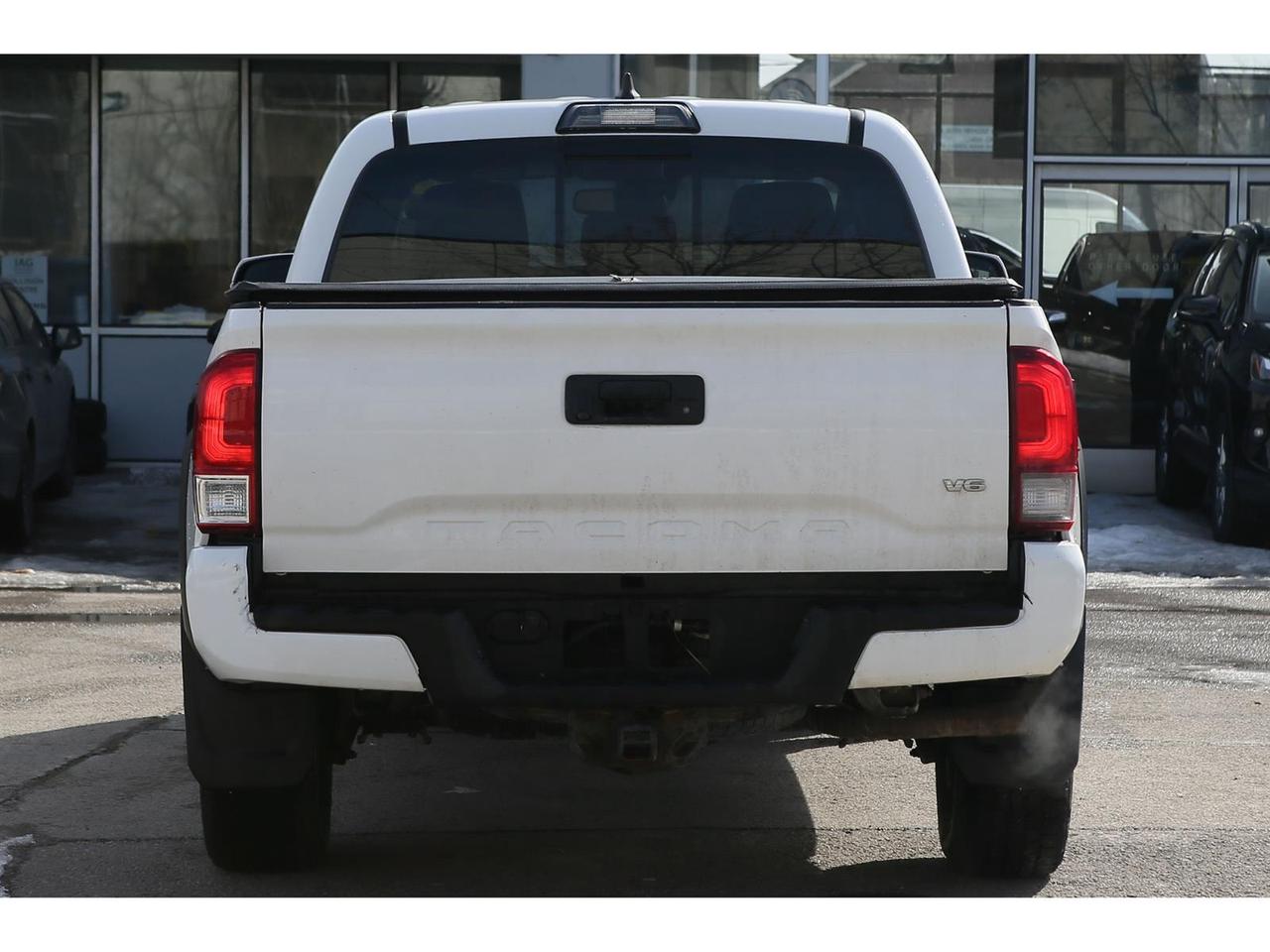 2018 Toyota Tacoma SR5 Double Cab Long Bed V6 6AT| 4X4 | TRD Off-Road Photo4