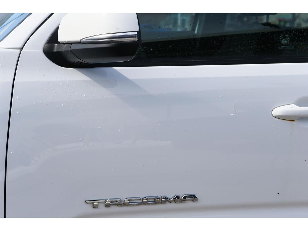 2018 Toyota Tacoma SR5 Double Cab Long Bed V6 6AT| 4X4 | TRD Off-Road Photo