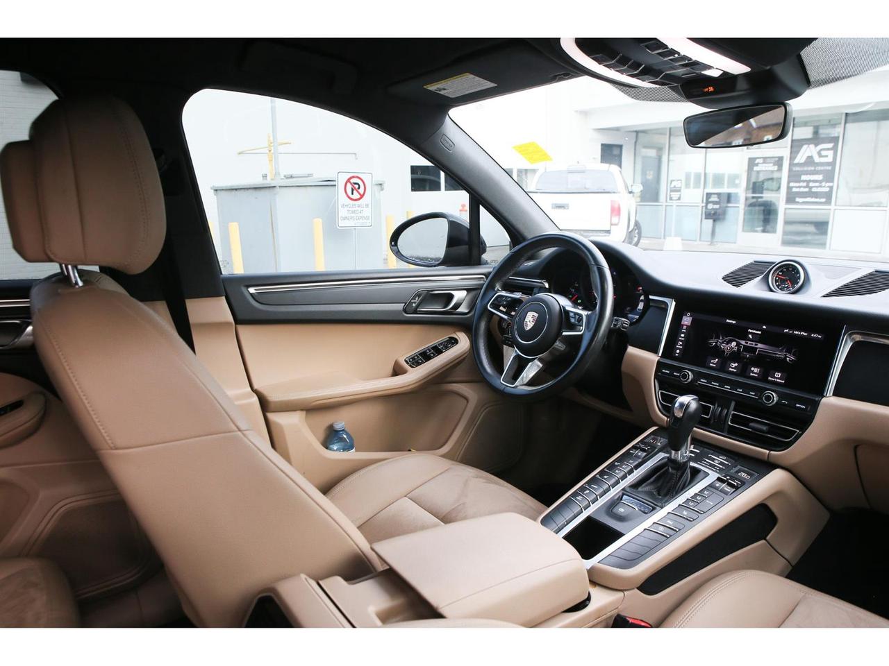 2020 Porsche Macan  Photo