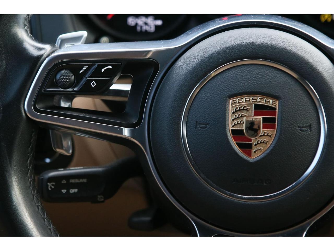 2020 Porsche Macan  Photo