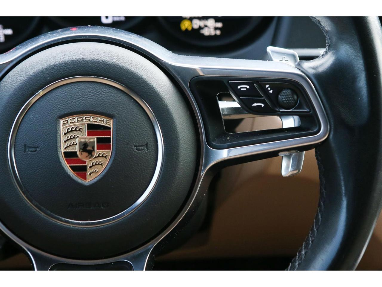 2020 Porsche Macan  Photo