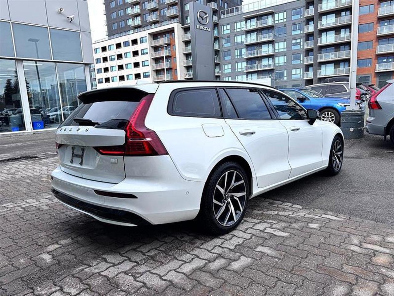 2023 Volvo V60 Recharge Recharge Ultimate - Dark Photo
