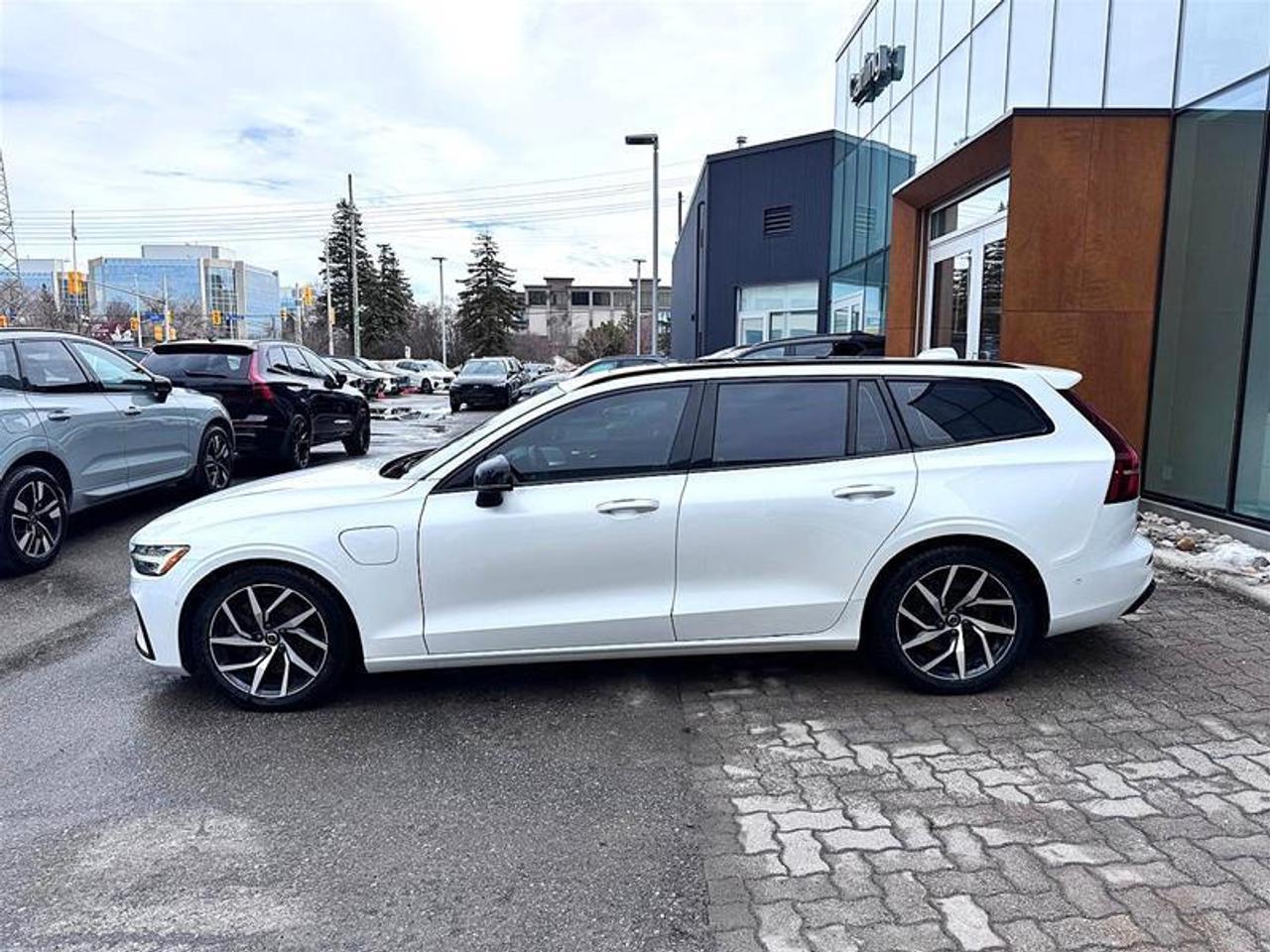 2023 Volvo V60 Recharge Recharge Ultimate - Dark Photo