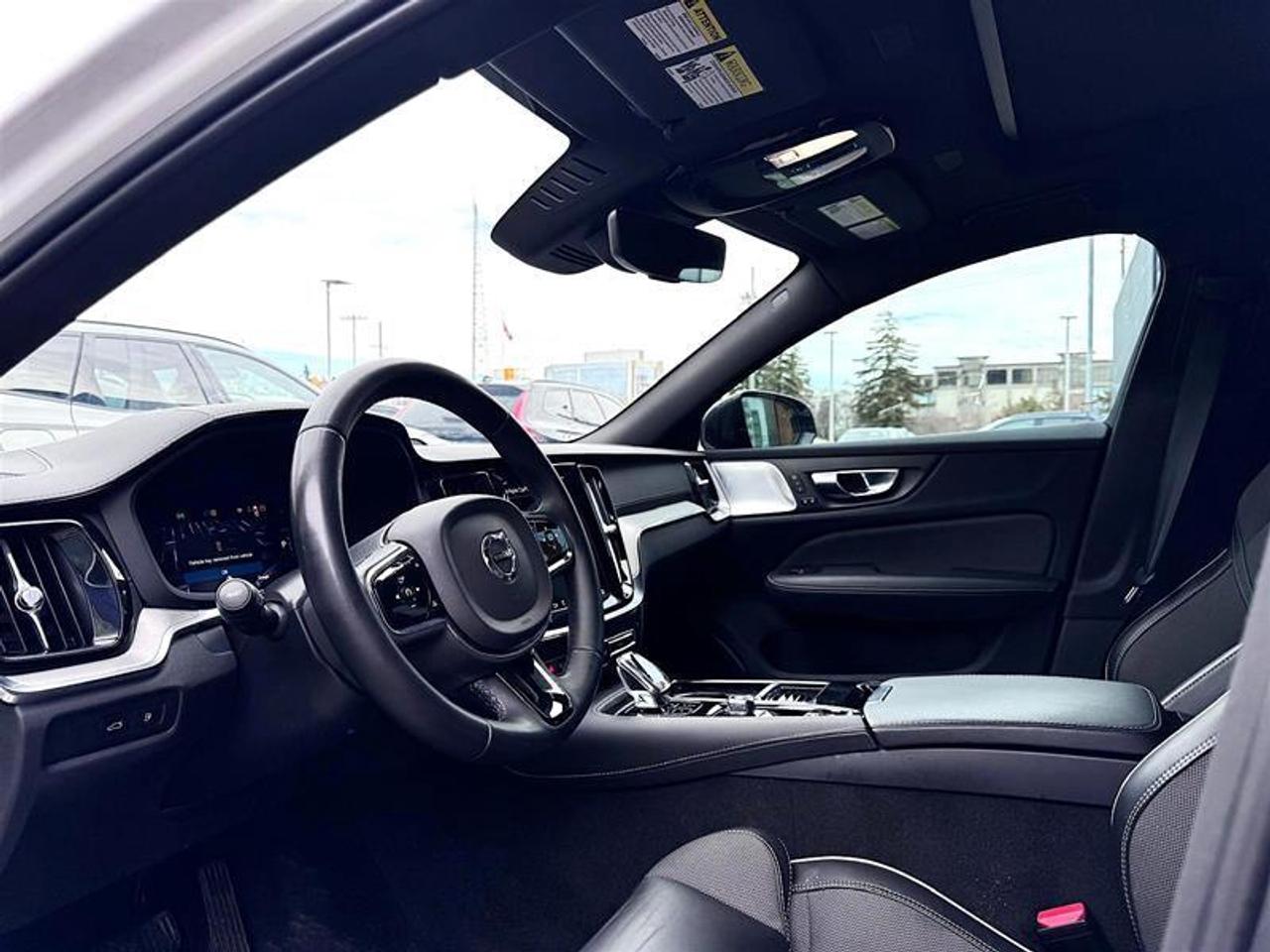 2023 Volvo V60 Recharge Recharge Ultimate - Dark Photo