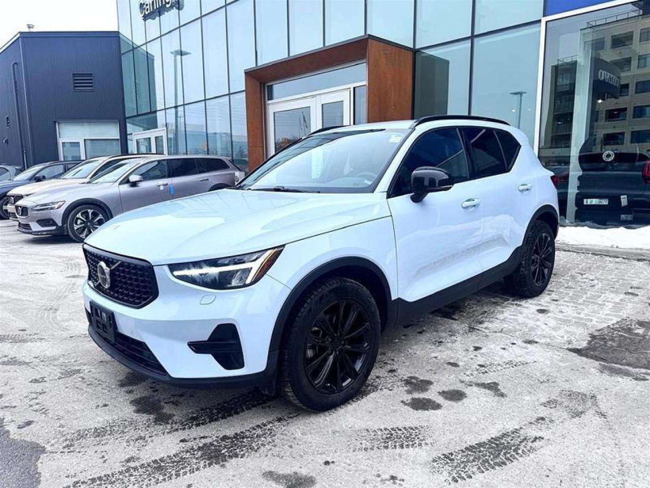 2024 Volvo XC40 B5 AWD Core Bright Theme Photo