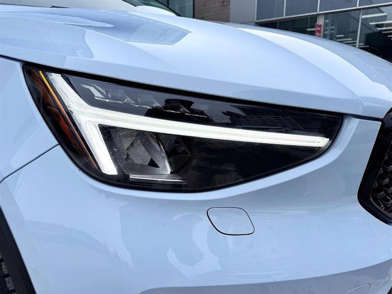 2024 Volvo XC40 B5 AWD Core Bright Theme Photo