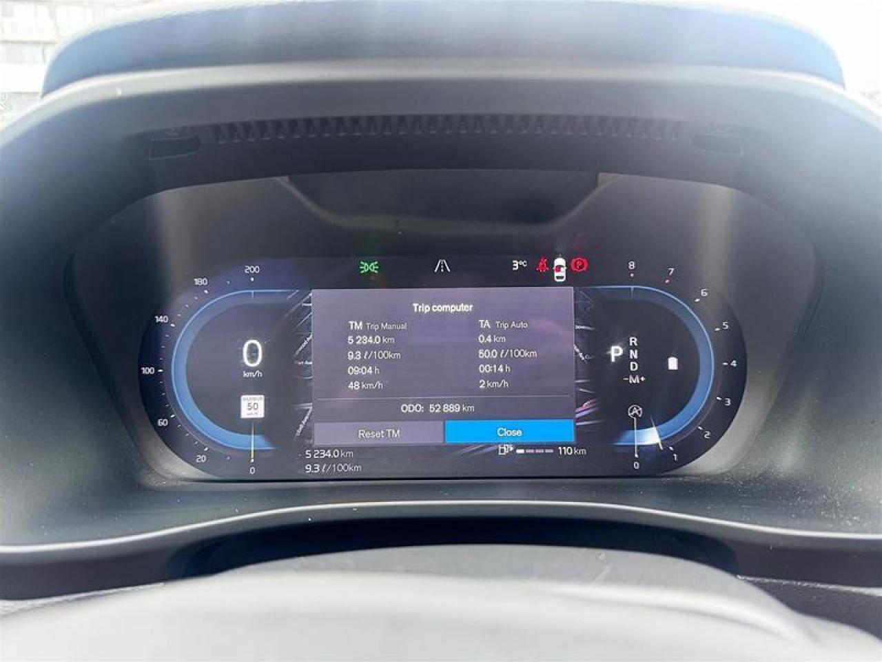 2024 Volvo XC40 B5 AWD Core Bright Theme Photo