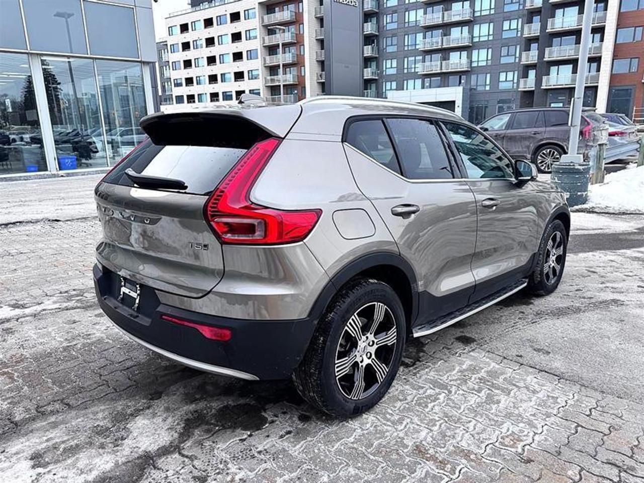 2022 Volvo XC40 T5 AWD Inscription Photo2