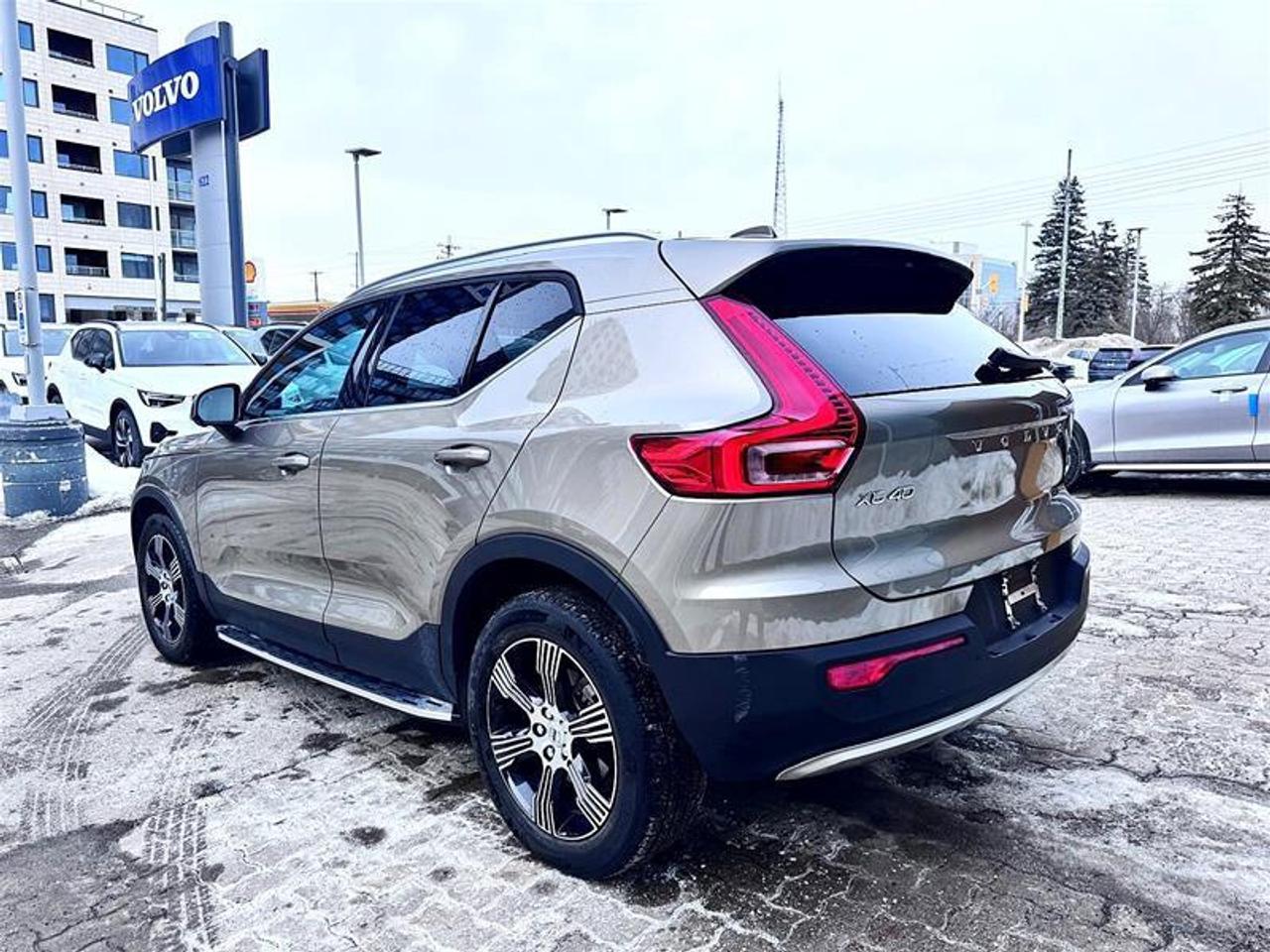 2022 Volvo XC40 T5 AWD Inscription Photo3