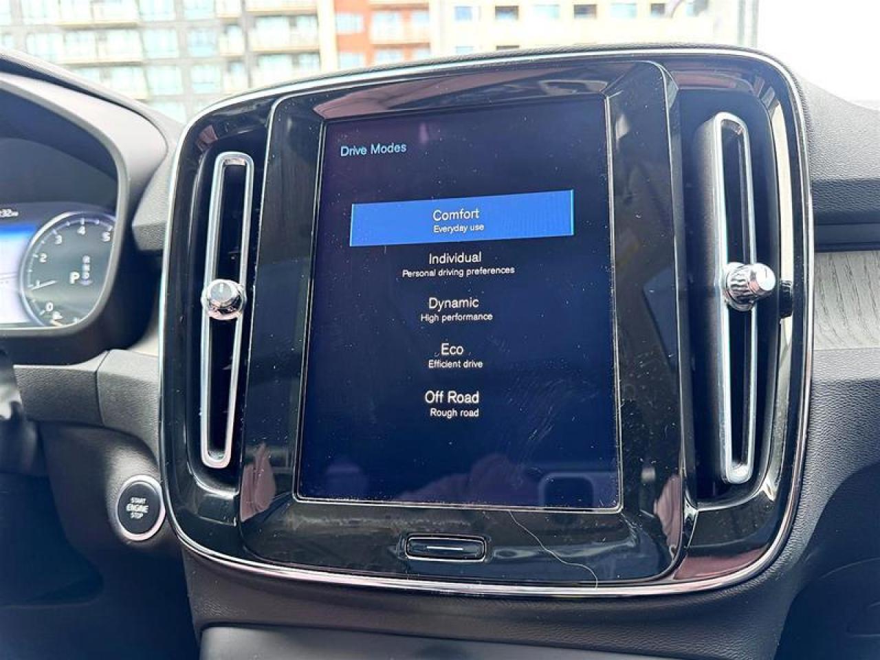 2022 Volvo XC40 T5 AWD Inscription Photo