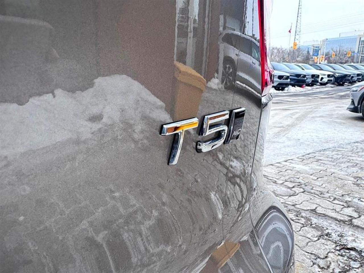 2022 Volvo XC40 T5 AWD Inscription Photo