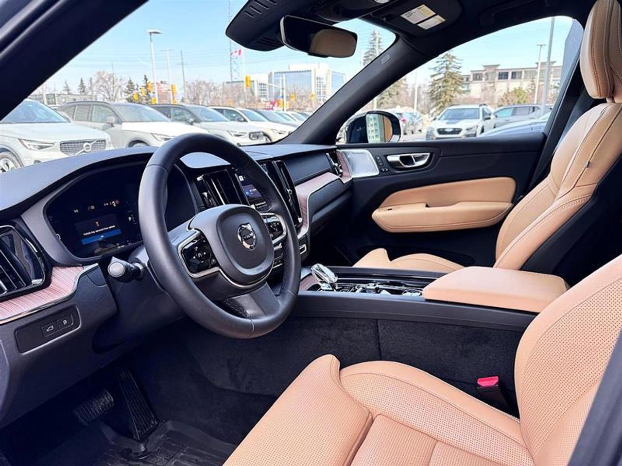 2024 Volvo XC60 Recharge T8 eAWD PHEV Ultimate Dark Theme Photo