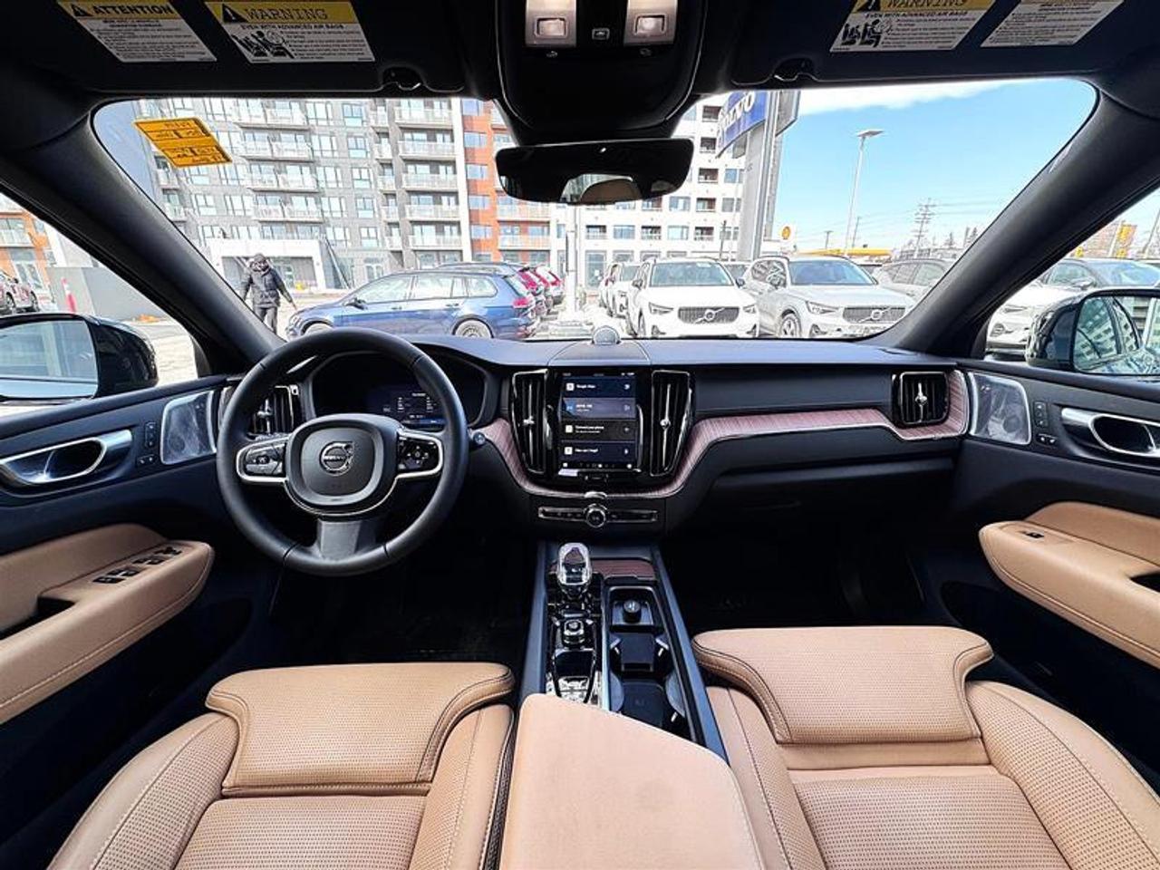 2024 Volvo XC60 Recharge T8 eAWD PHEV Ultimate Dark Theme Photo