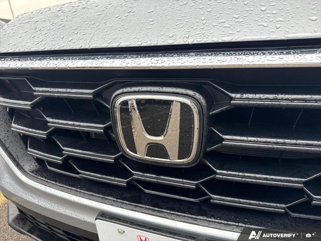 2025 Honda CR-V LX 2WD   APPLE CARPLAY   HTD SEATS   NO CLAIMS Photo