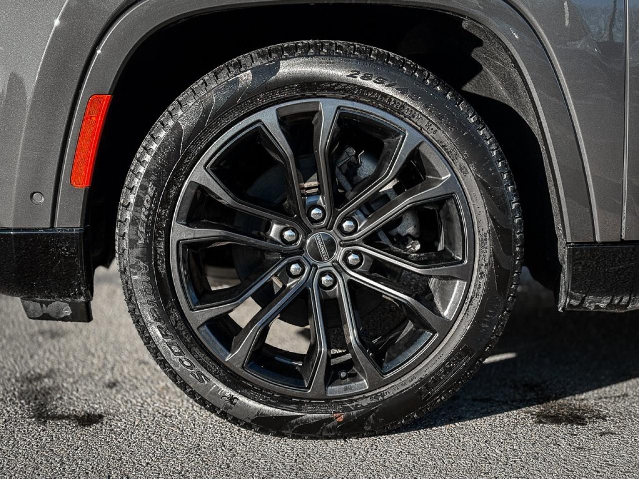 2023 Jeep Grand Wagoneer Series III   SERIES 3   OBSIDIAN   PASS DISPLAY Photo