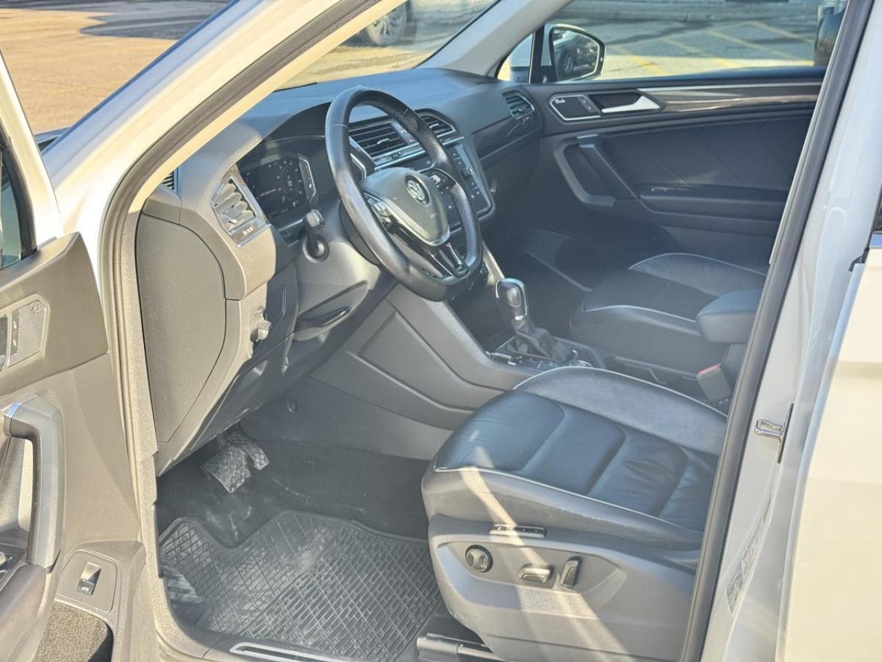 2019 Volkswagen Tiguan HIGHLINE 4MOTION/ 4 BRAND NEW TIRES/ CERTIFIED Photo