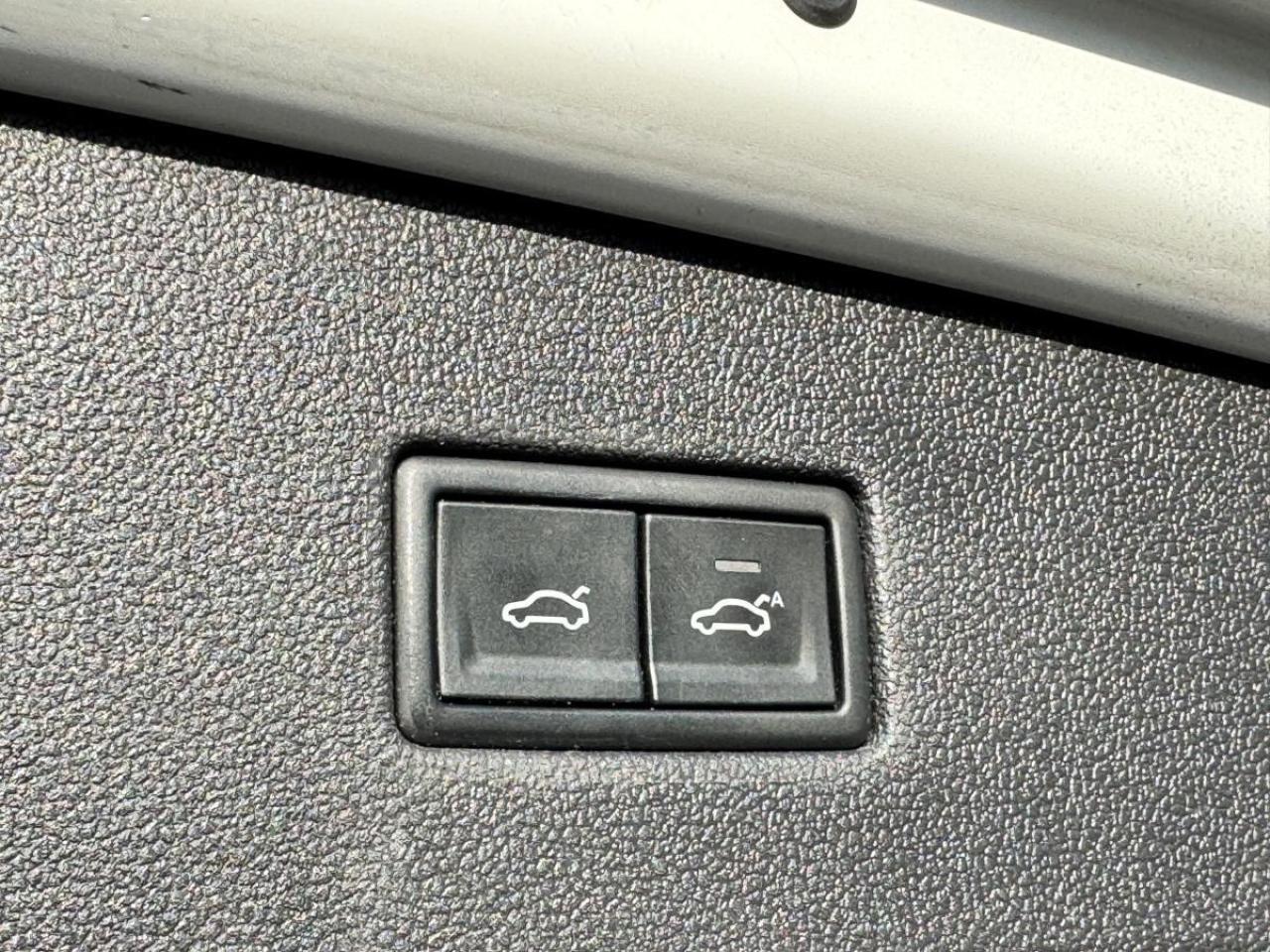 2019 Volkswagen Tiguan HIGHLINE 4MOTION/ 4 BRAND NEW TIRES/ CERTIFIED Photo