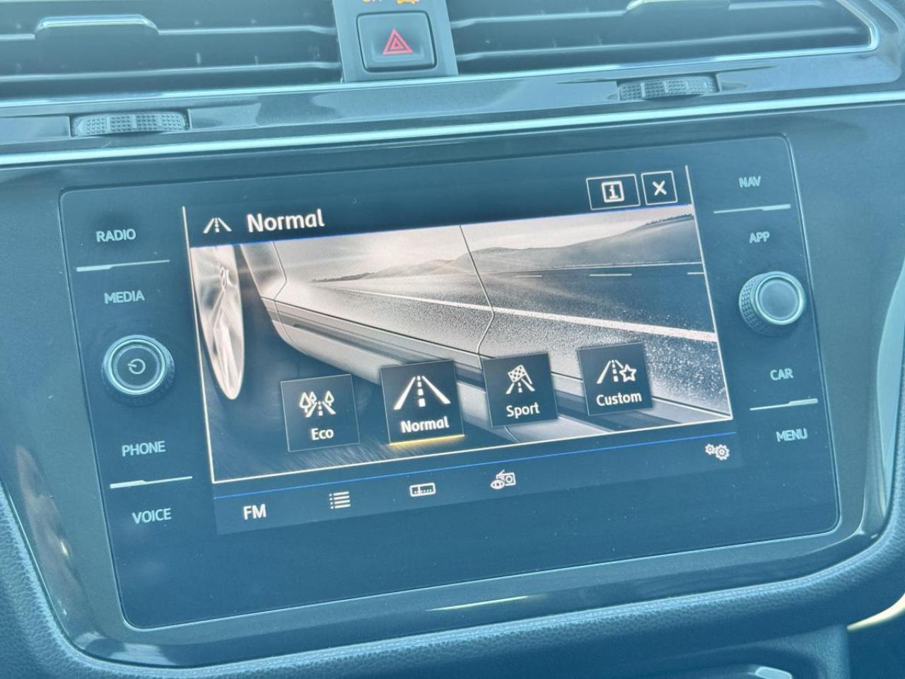 2019 Volkswagen Tiguan HIGHLINE 4MOTION/ 4 BRAND NEW TIRES/ CERTIFIED Photo