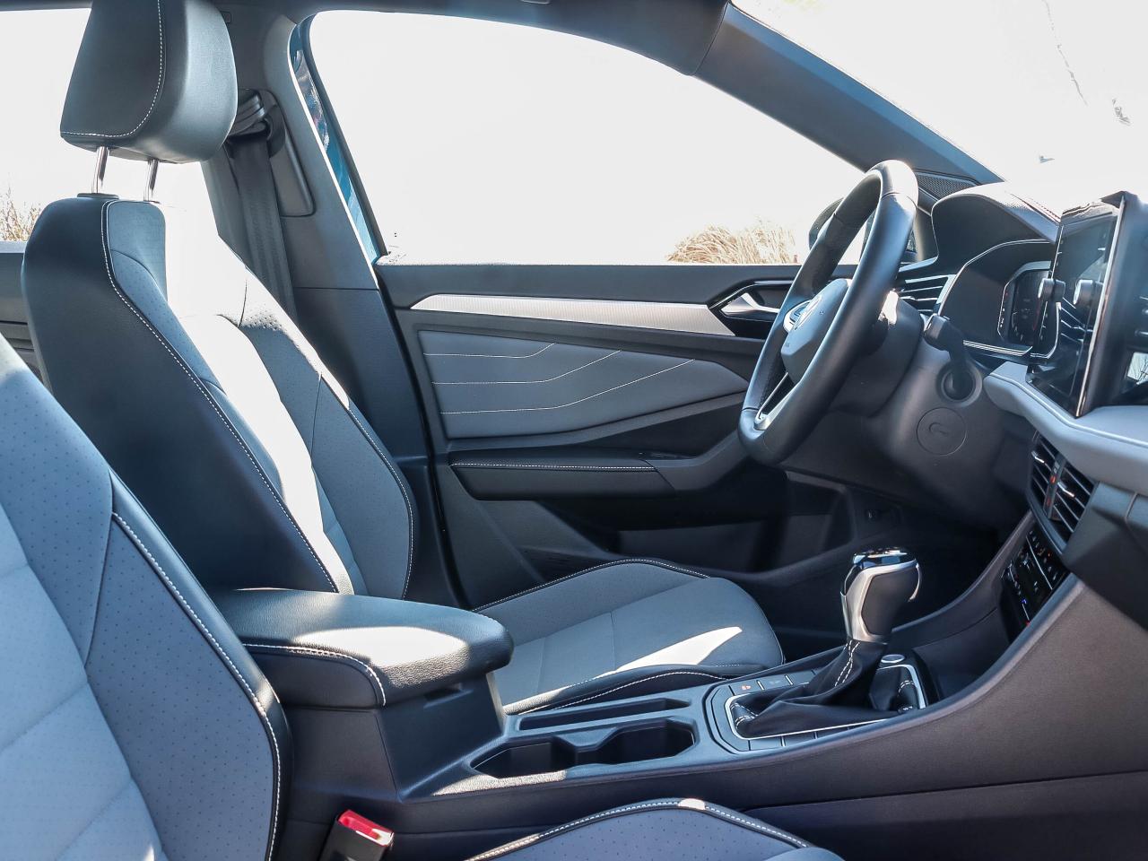 2025 Volkswagen Jetta Comfortline AUTO Photo