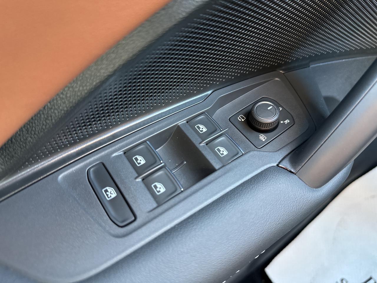 2025 Volkswagen Tiguan HIGHLINE R-LINE 4MOTION Photo