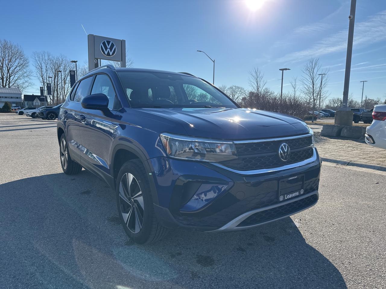 2023 Volkswagen Taos Comfortline 4Motion Photo