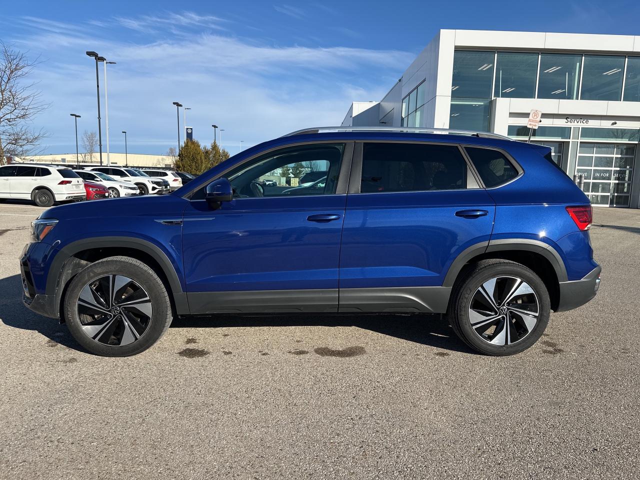 2023 Volkswagen Taos Comfortline 4Motion Photo