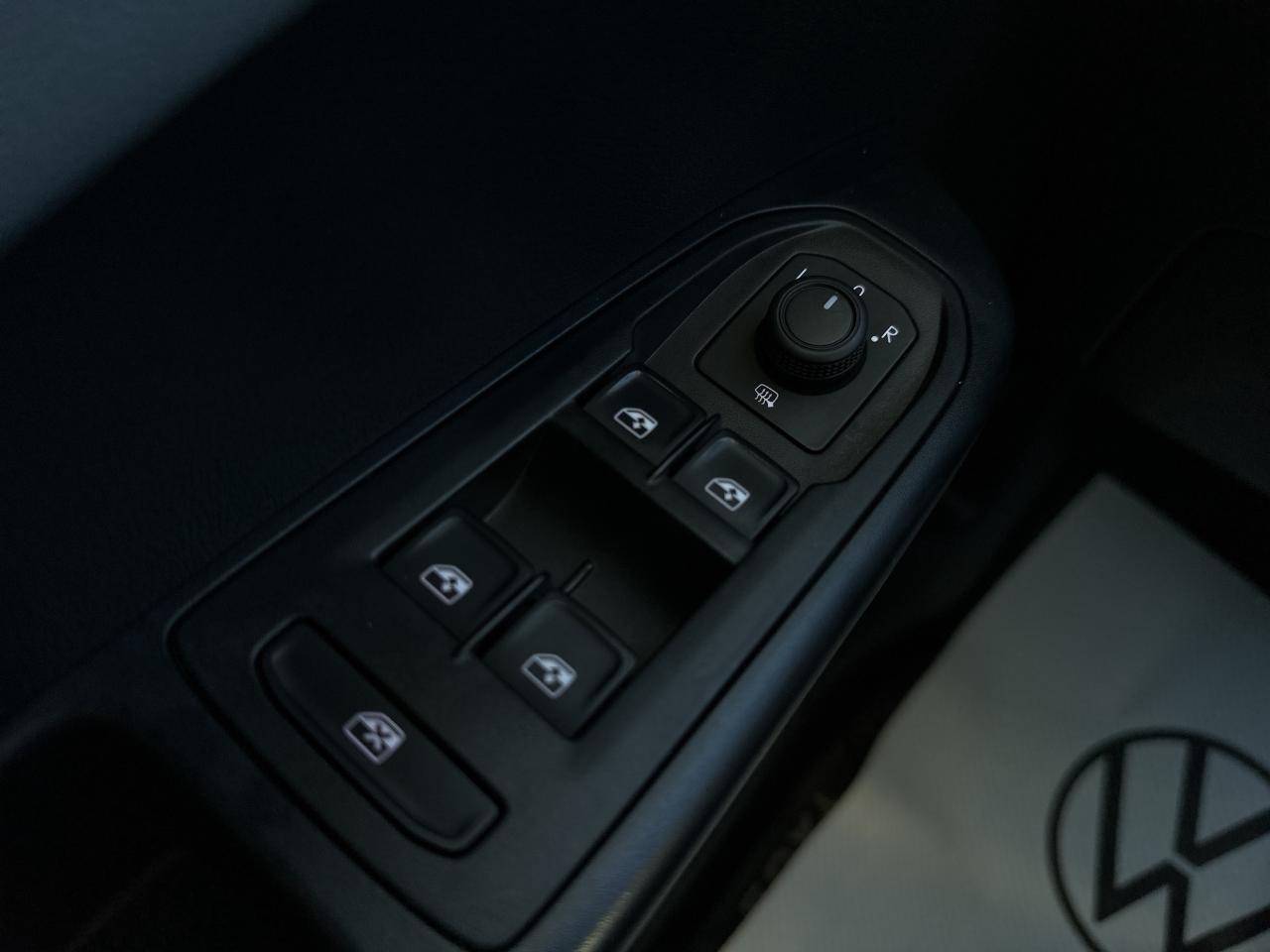 2023 Volkswagen Taos Comfortline 4Motion Photo