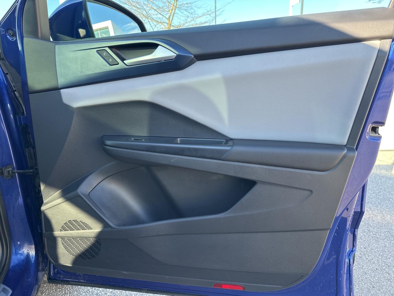 2023 Volkswagen Taos Comfortline 4Motion Photo