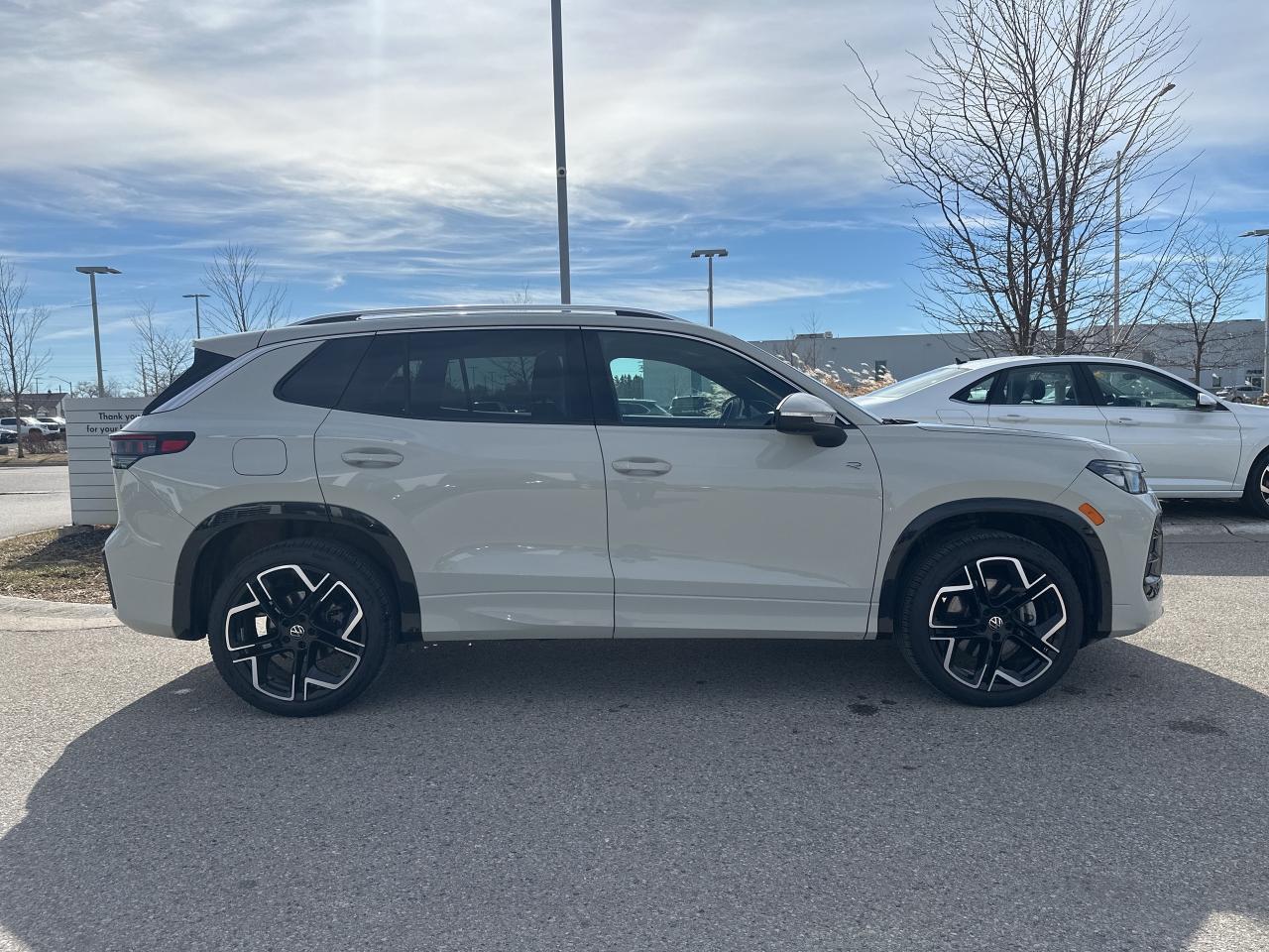 2025 Volkswagen Tiguan HIGHLINE R-LINE 4MOTION Photo