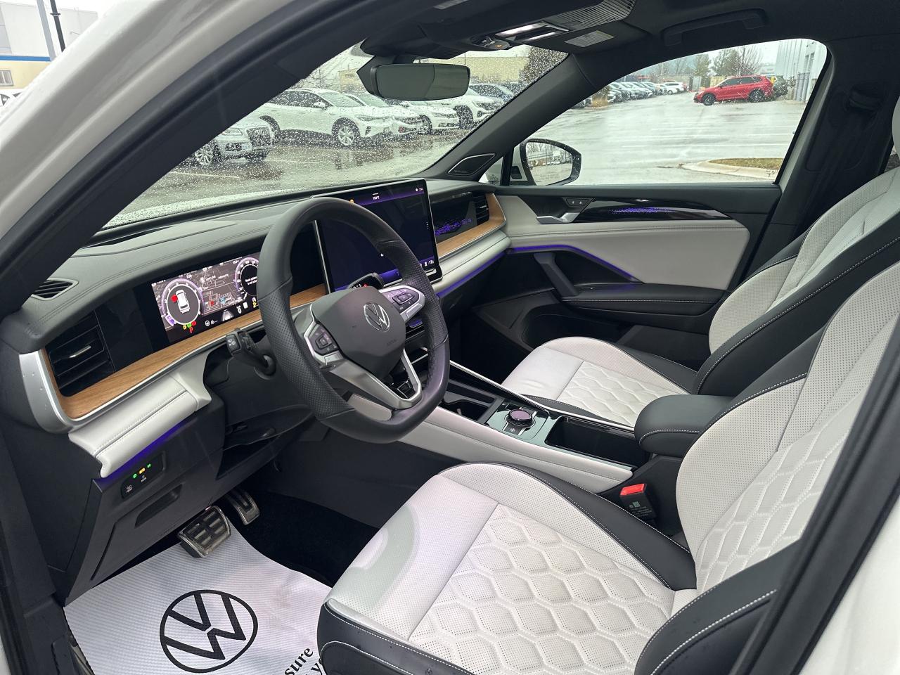 2025 Volkswagen Tiguan HIGHLINE R-LINE 4MOTION Photo