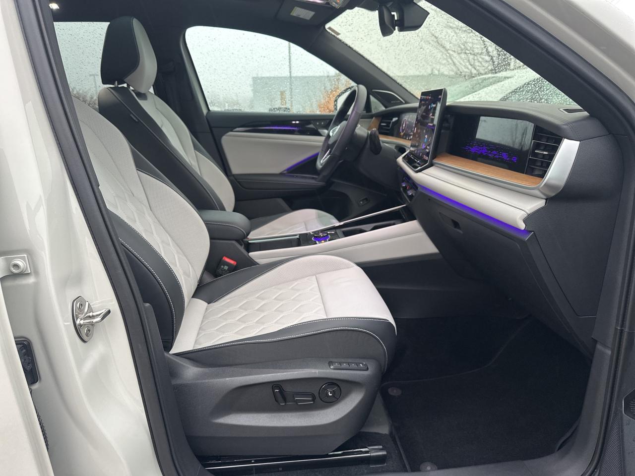 2025 Volkswagen Tiguan HIGHLINE R-LINE 4MOTION Photo