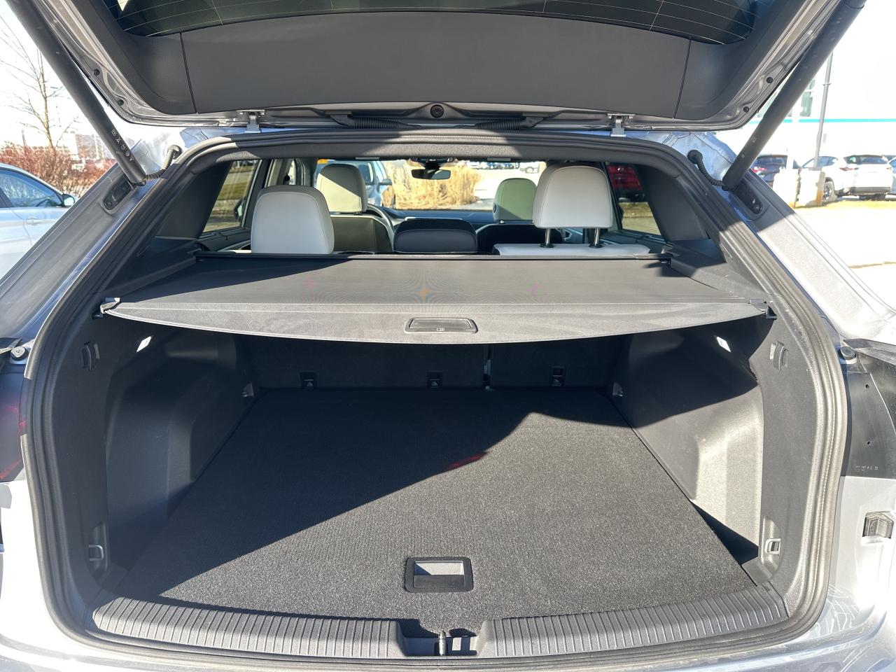 2025 Volkswagen Atlas Cross Sport Execline 2.0 TSI 4MOTION Photo