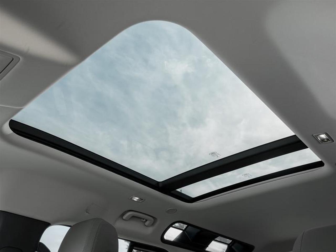 2022 Land Rover Defender S 4dr All-Wheel Drive 110 Photo