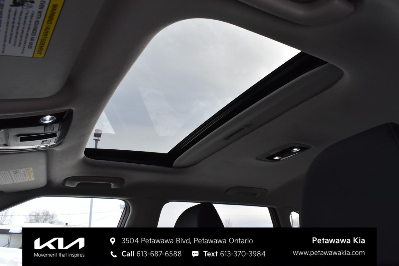 2023 Kia Seltos SX Turbo w/Black Interior 4dr All-Wheel Drive Photo