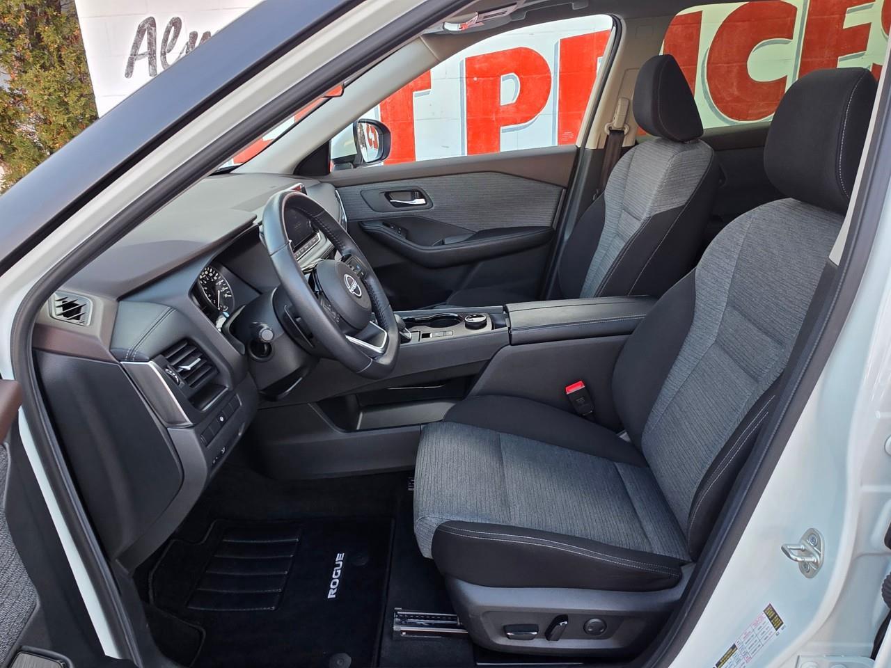 2023 Nissan Rogue SV Moonroof 4dr All-Wheel Drive Sport Utility Photo