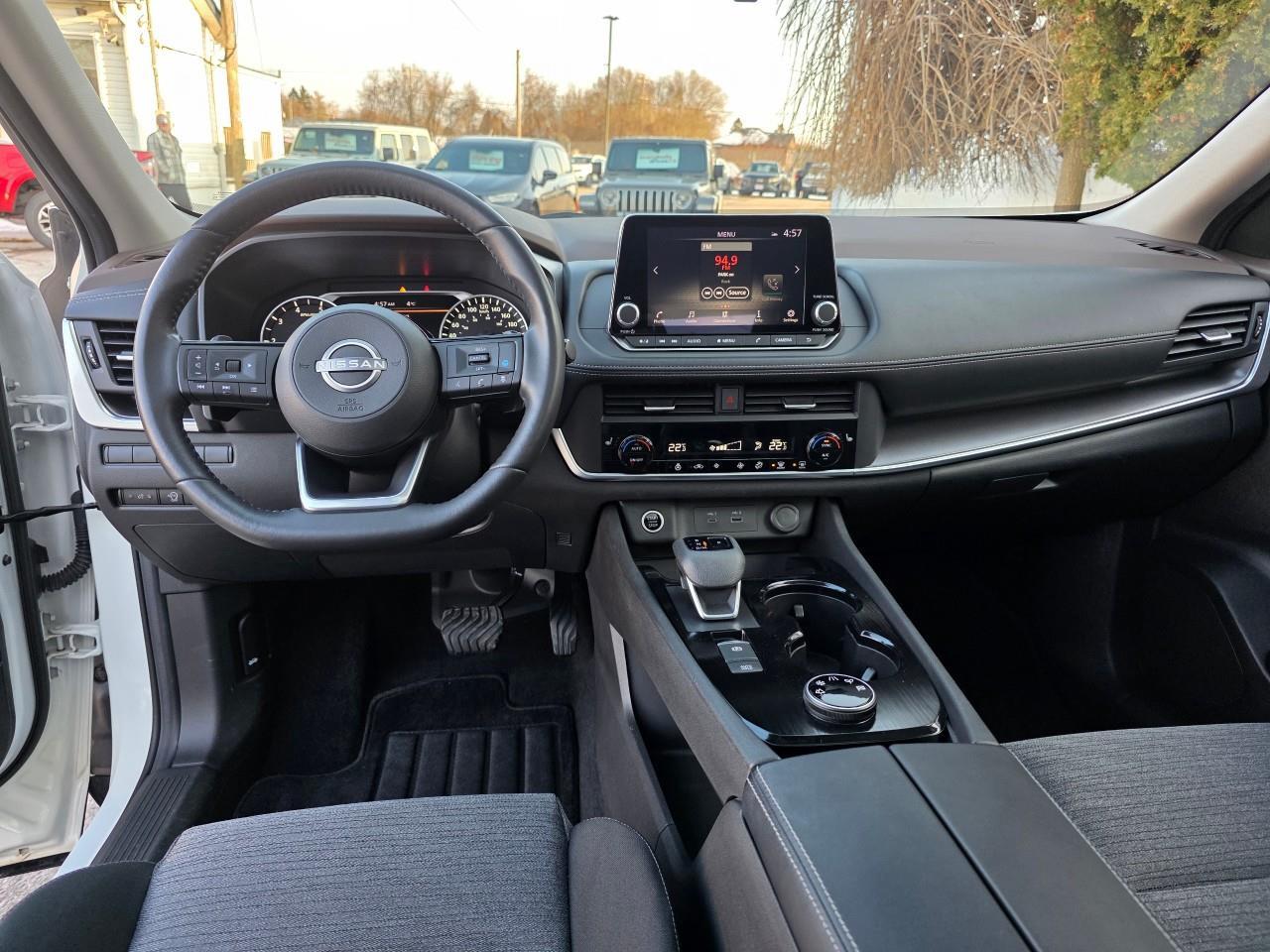 2023 Nissan Rogue SV Moonroof 4dr All-Wheel Drive Sport Utility Photo