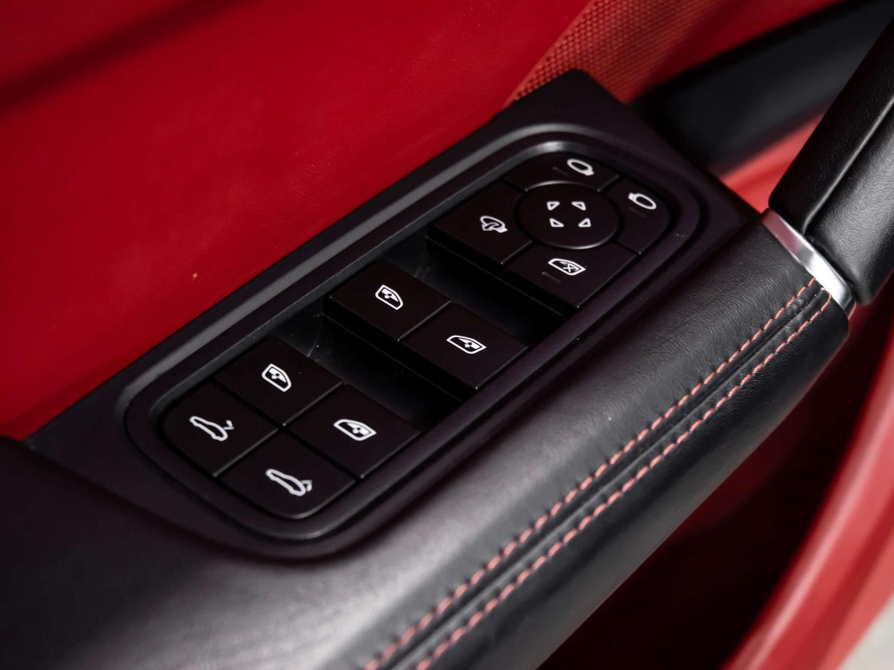 2023 Porsche Cayenne HEADS UP BLIND SPOTS RED INT NAVI REAR CAM Photo