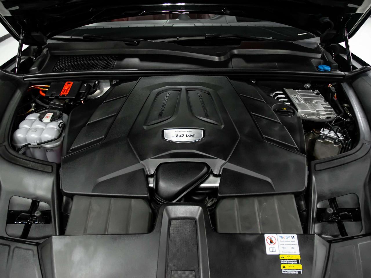 2023 Porsche Cayenne HEADS UP BLIND SPOTS RED INT NAVI REAR CAM Photo