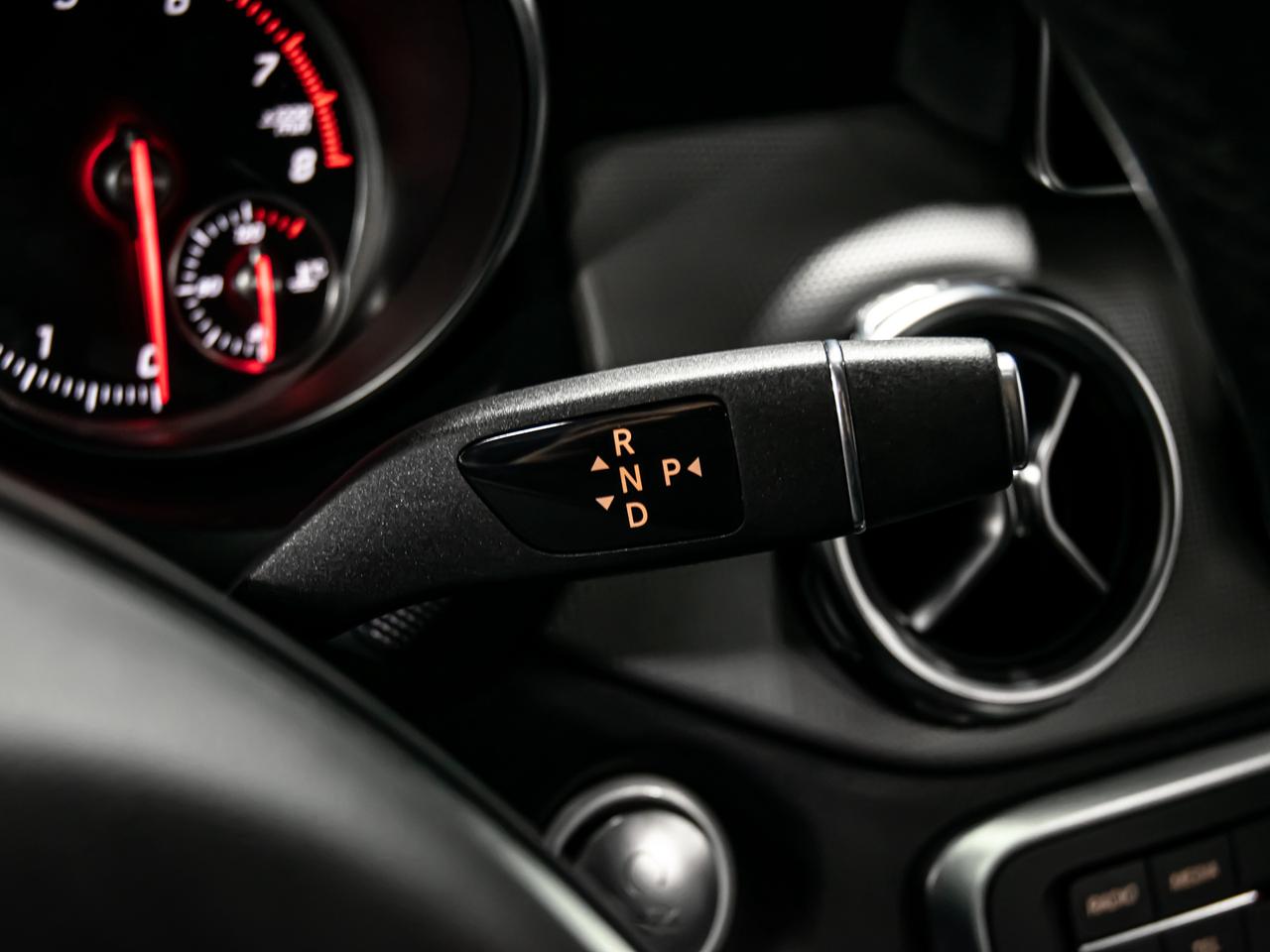 2020 Mercedes-Benz GLA LOW KM BLIND SPOTS REAR VIEW CAMERA PANORAMIC Photo