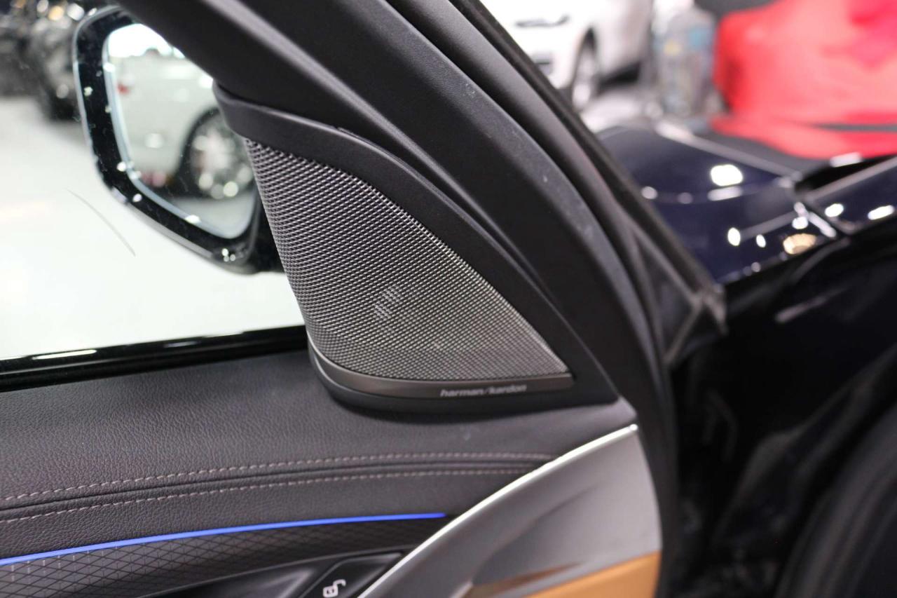 2023 BMW 5 Series xDrive HEADS UP BLIND SPOTS NAVI REAR VIEW CAMERA Photo