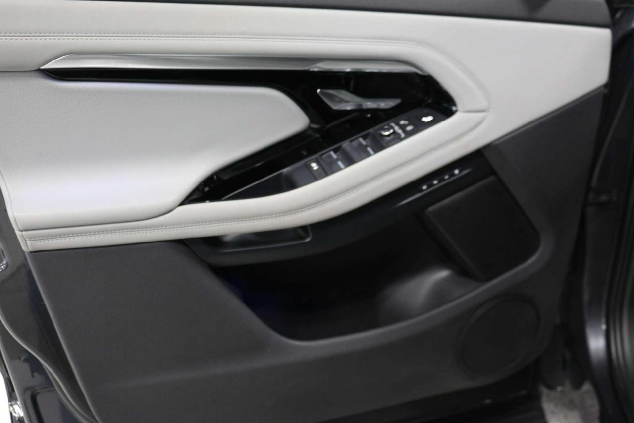 2020 Land Rover Range Rover Evoque R-DYNAMIC SE Photo