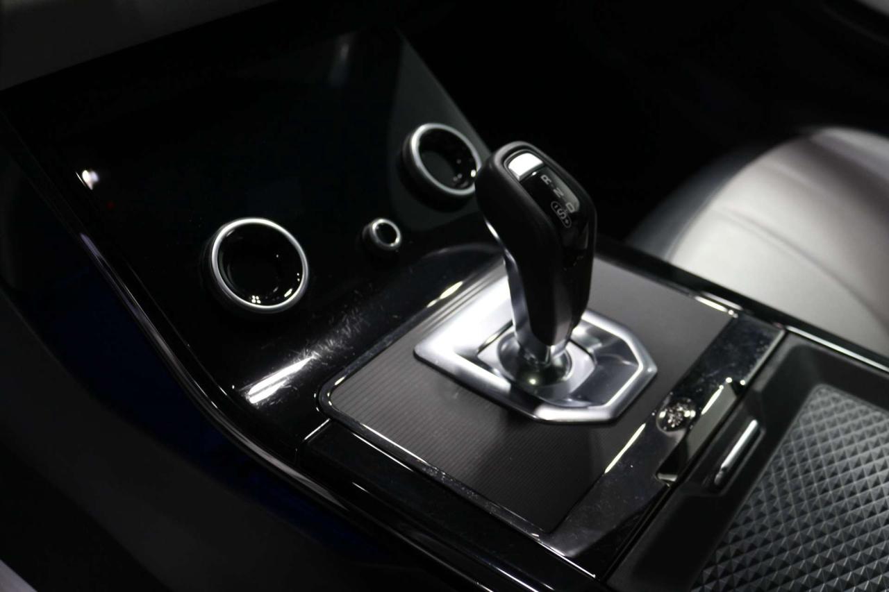 2020 Land Rover Range Rover Evoque R-DYNAMIC SE Photo